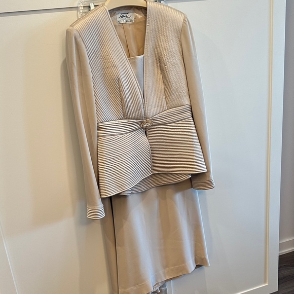 VTG / EUC Tiffany Kim Size 14 Beige Women's Silk Suit Set - Picture 1 of 10
